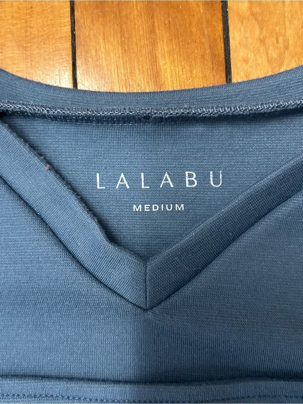 Lalabu Men’s Babywearing Shirt Size Medium Hands Free Kangaroo Pouch Tee Unisex - Picture 3 of 10